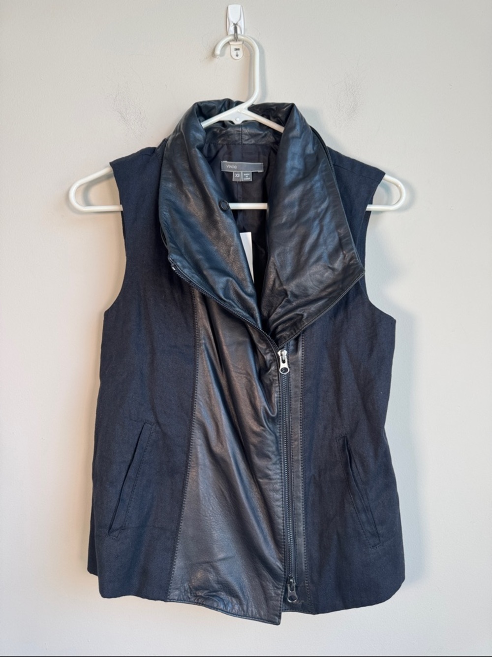 NWT Vince Leather Linen Blend Moto Vest in Black - XS - Picture 2 of 6
